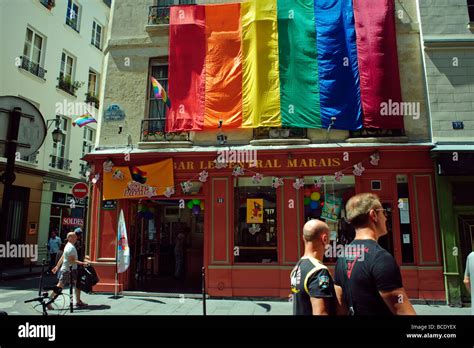 gay bars in paris france